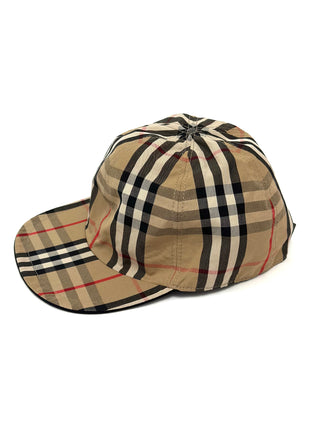 Burberry Reversible Cap Black and Classic Vintage Check