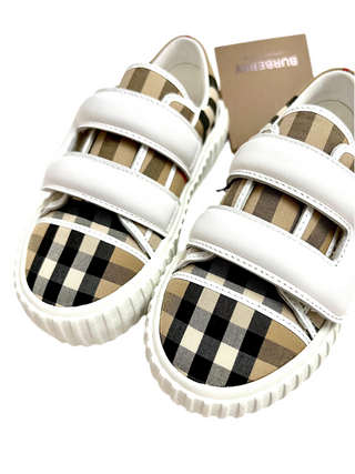 Burberry Classic Vintage Design Strap in Shoes