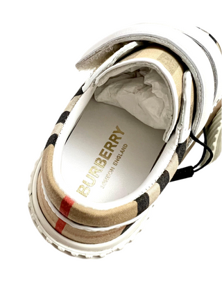 Burberry Classic Vintage Design Strap in Shoes