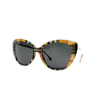 Burberry Sunglasses with Classic Vintage Frame