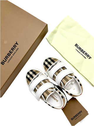 Burberry Classic Vintage Design Strap in Shoes