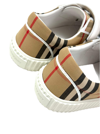 Burberry Classic Vintage Design Strap in Shoes