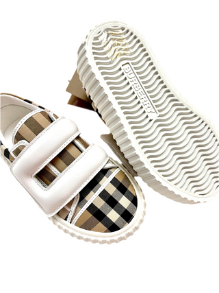 Burberry Classic Vintage Design Strap in Shoes