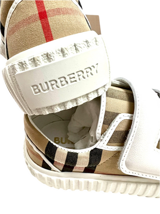 Burberry Classic Vintage Design Strap in Shoes