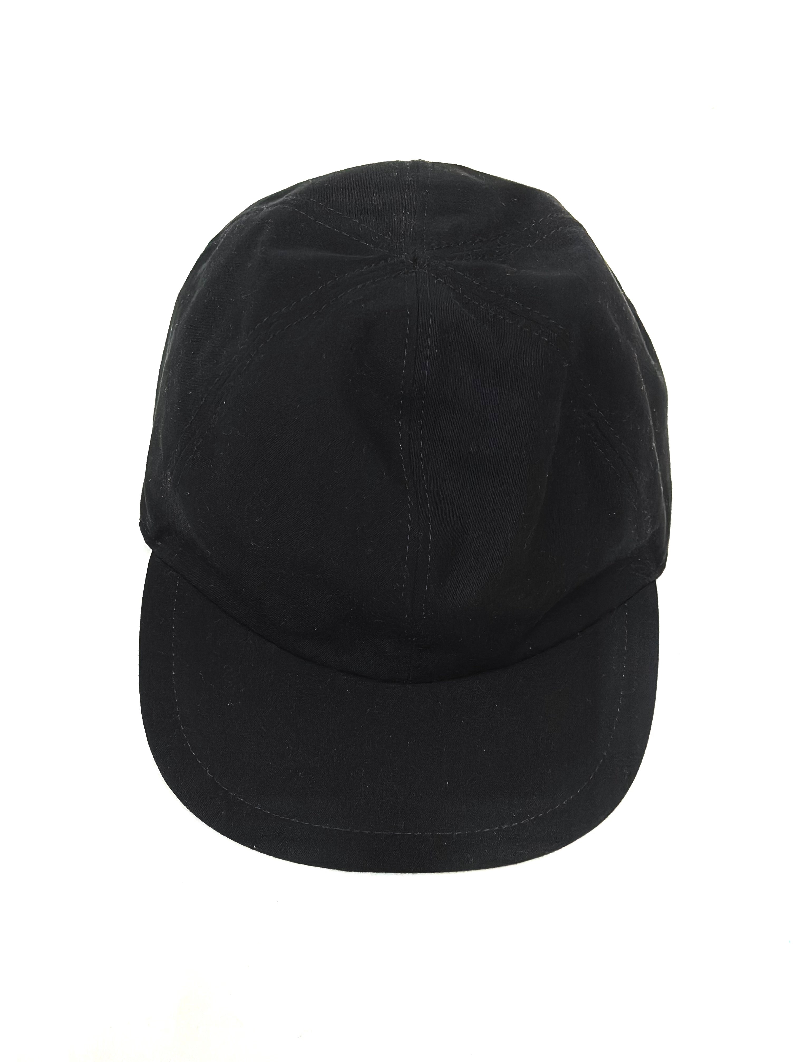 Burberry Reversible Cap Black and Classic Vintage Check