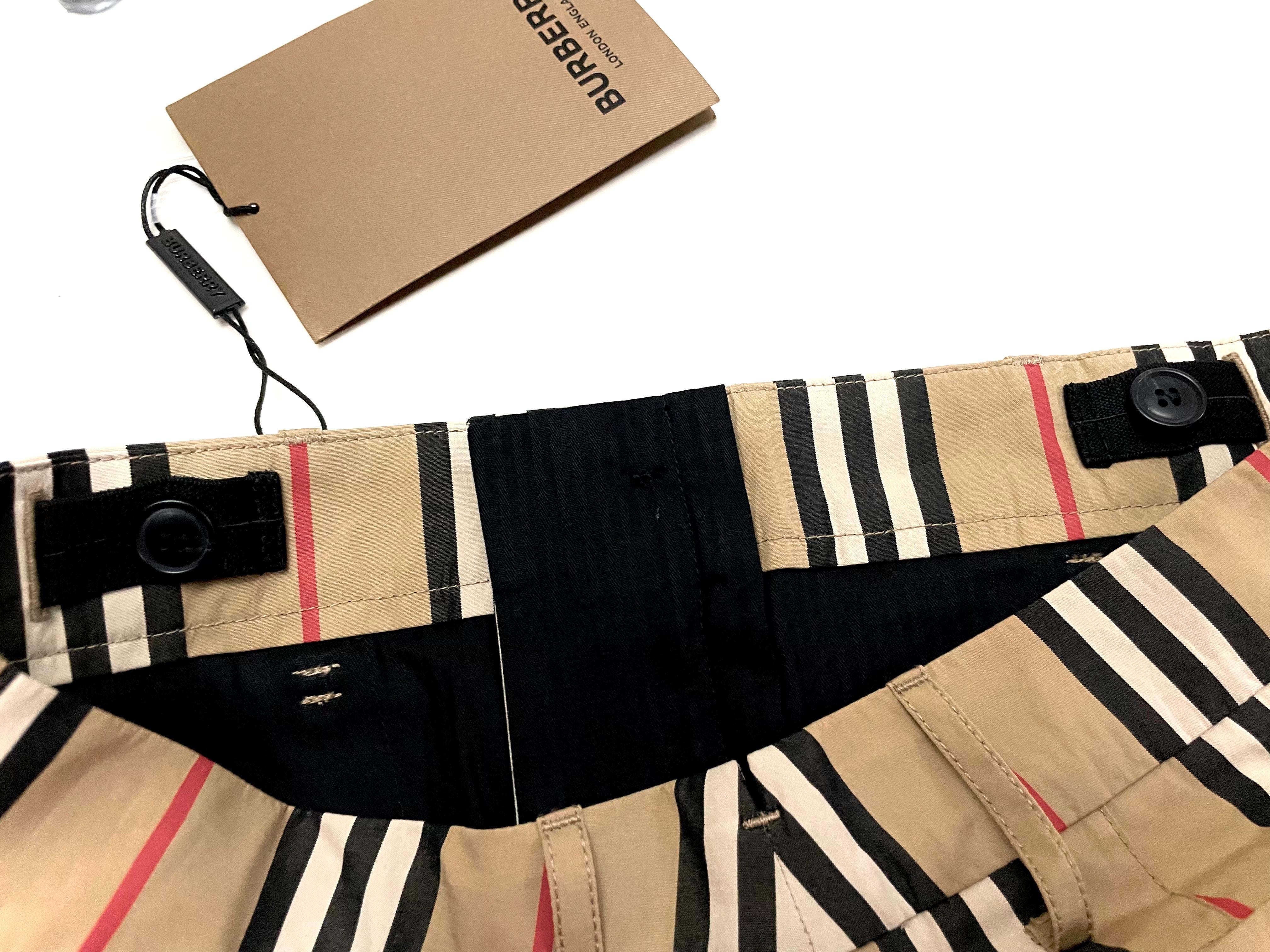 Burberry Classic Design Stripes Shorts