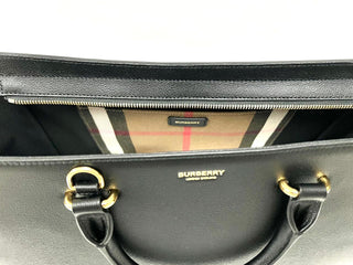 Burberry classic tote blk with strap